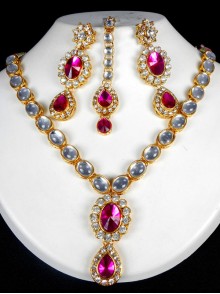 Kundan Jewelry Set